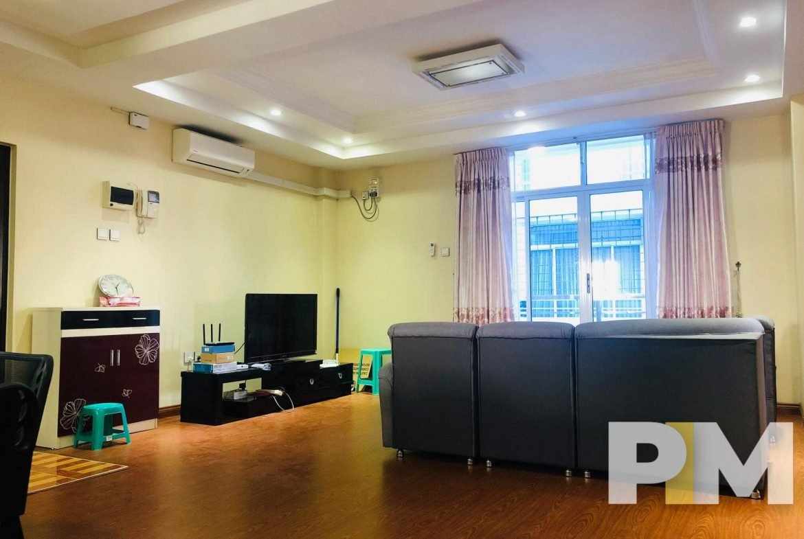 living room with sofa - Yangon Real Estaet
