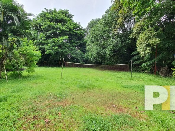 outdoor space - House for rent in Golden Valley