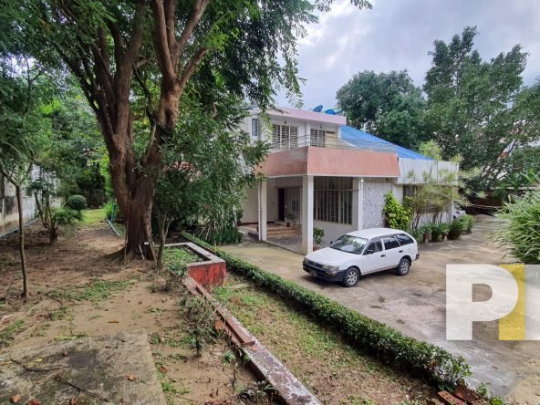 outdoor space wit hcar parking - Yangon Property