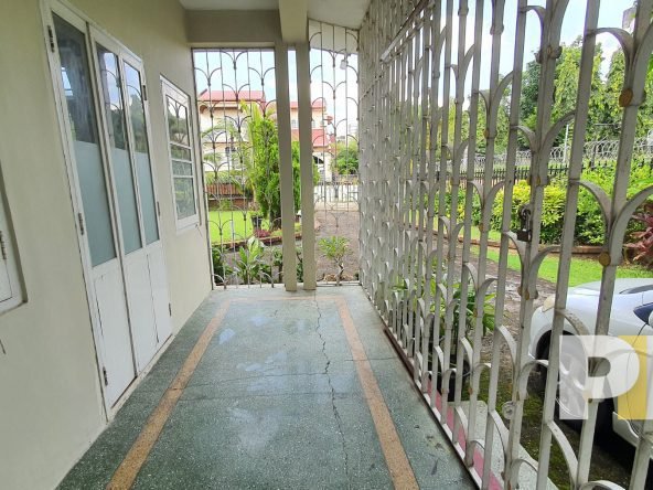 porch - House for rent in Golden Valley