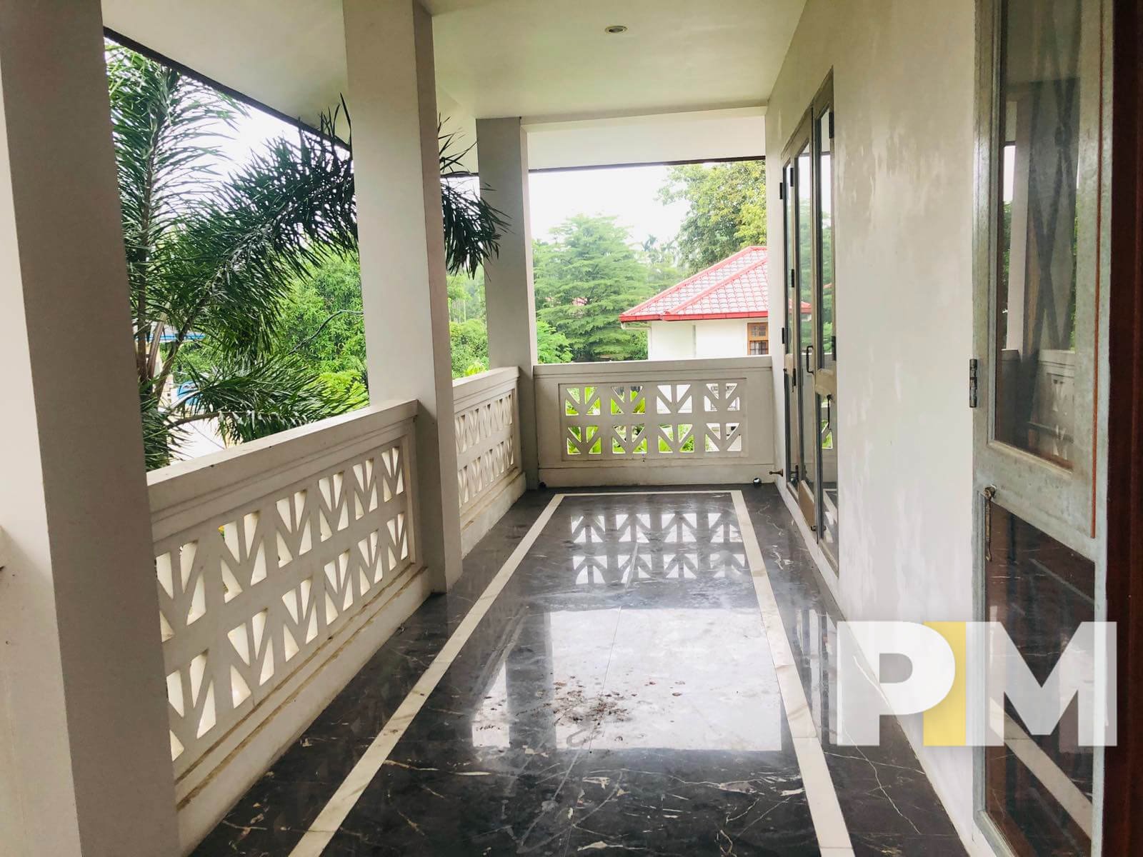 porch - House for rent in Mayangone