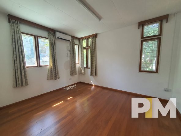 room with air conditioner - Rent in Yangon