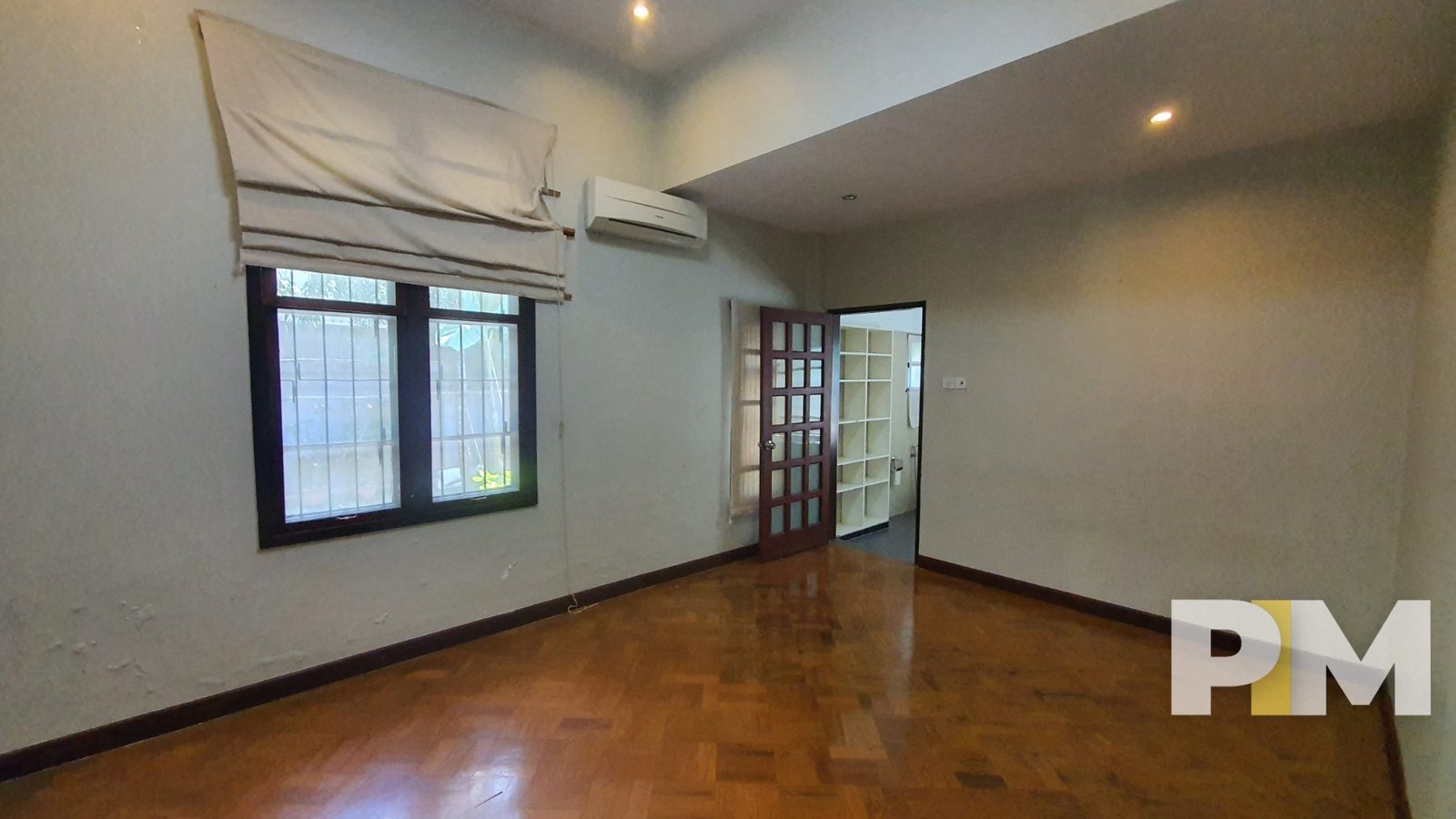 room with air conditioner - house for rent in Kamayut