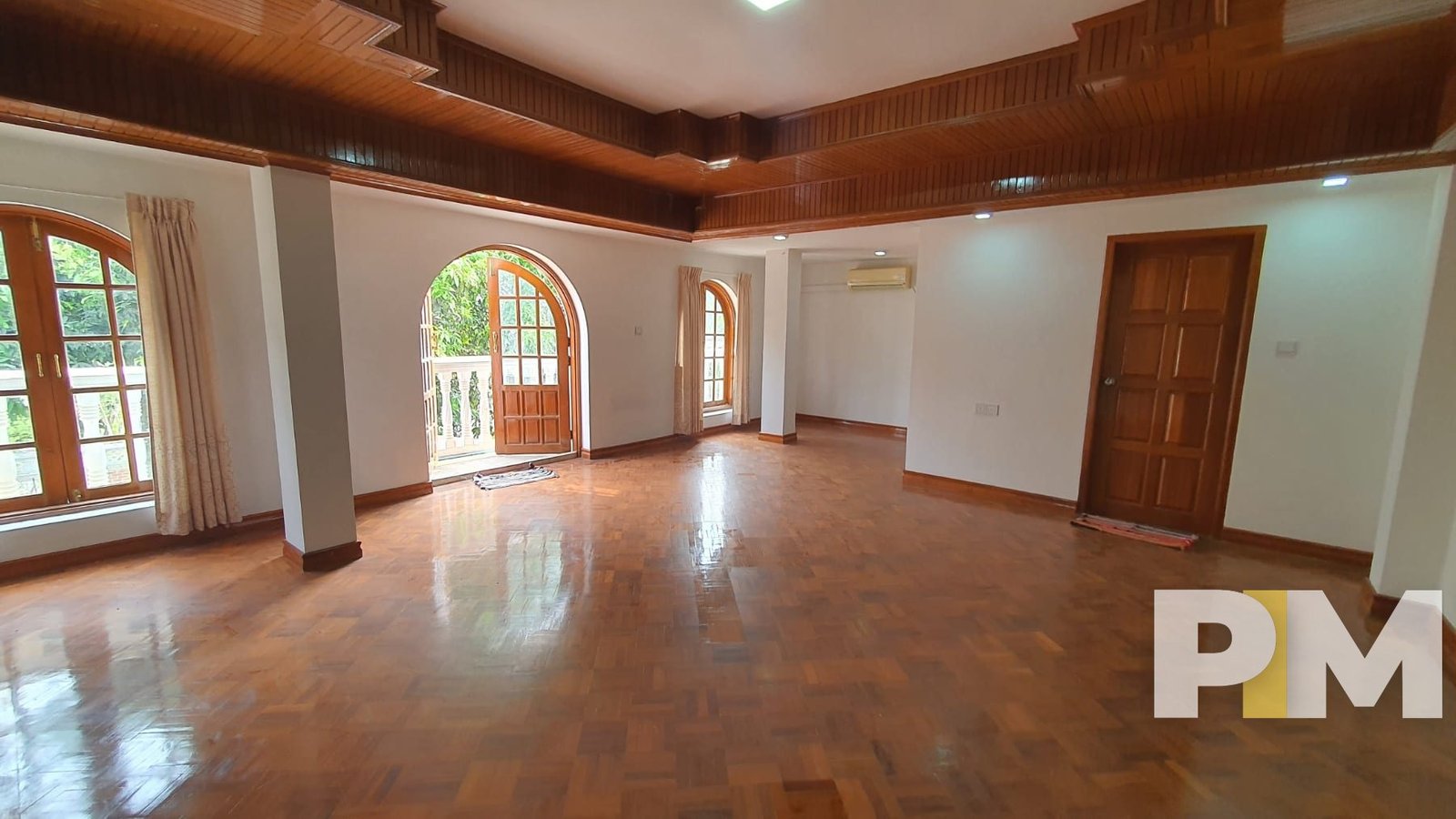 room with balcony - Yangon Property