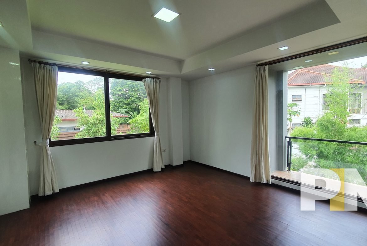room with balcony - Yangon Real Estate