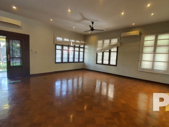 room with ceiling light - Myanmar Property