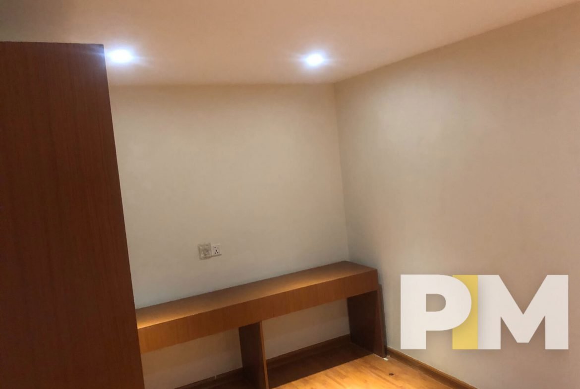 room with ceiling light - Rent in Yangon