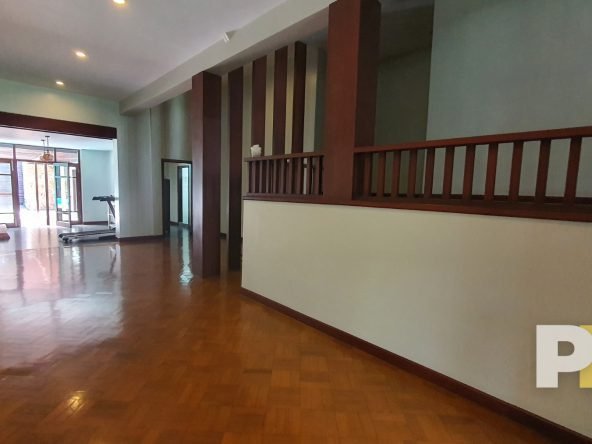 room with ceiling light - Yangon Real Estate