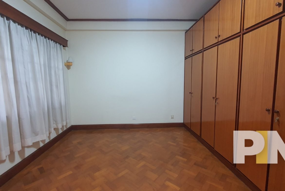 room with closet - Rent in Yangon