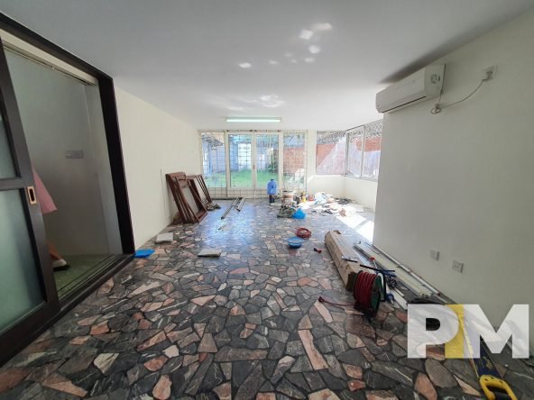 room with courtyard - Home Rental Yangon