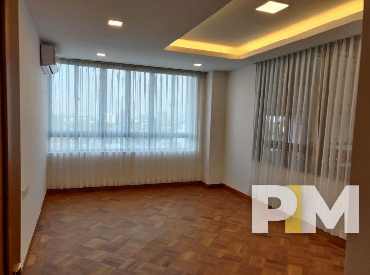 room with curtains - Condo for rent in Hlaing