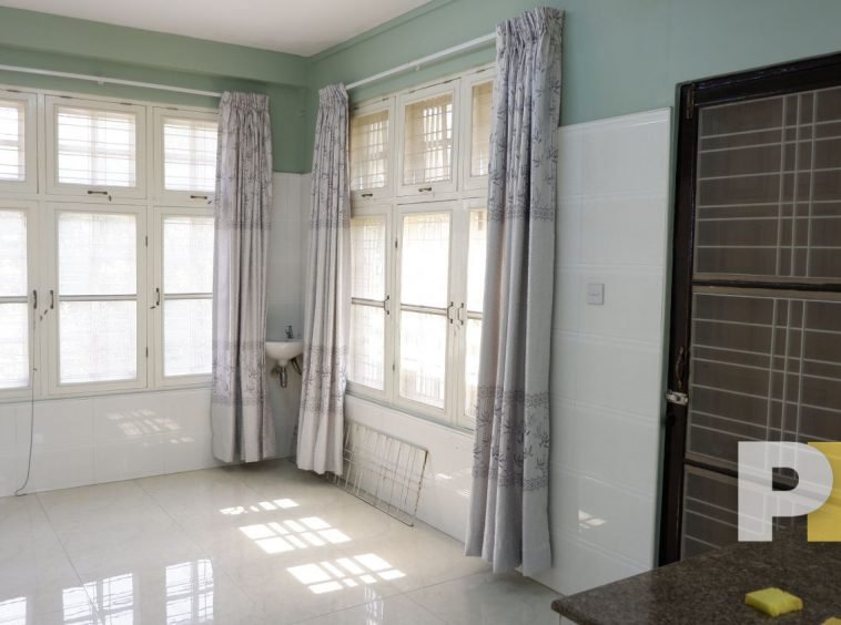 room with curtains - Home Rental Myanmar