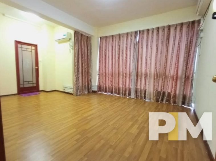 room with curtains - Home Rental Yangon