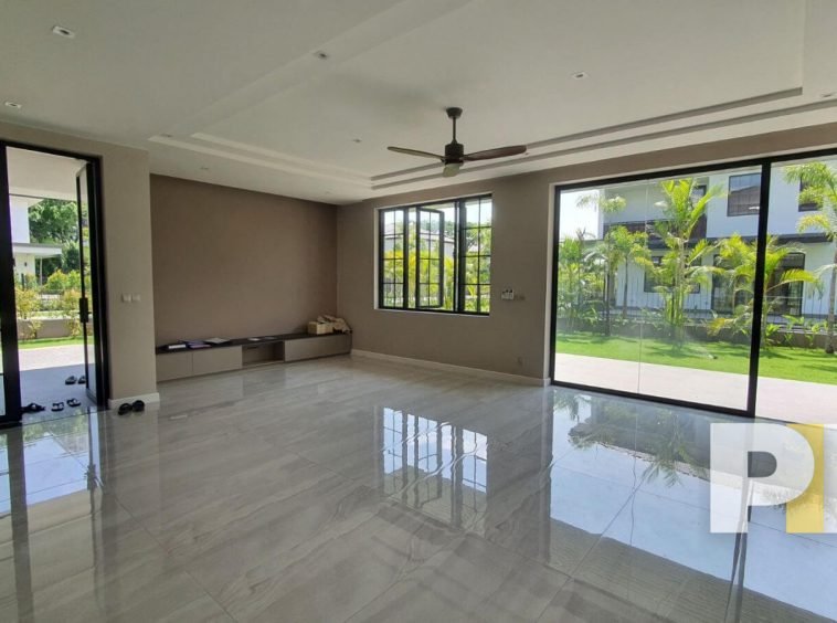 room with glass doors - House for sale in Thanlyin