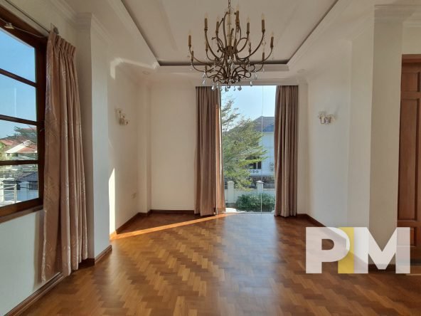 room with hanigng light - Myanmar House for rent