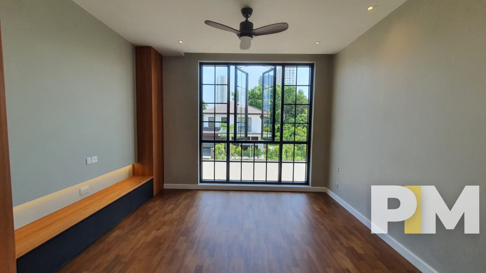 room with large glass window - House for sale in Thanlyin