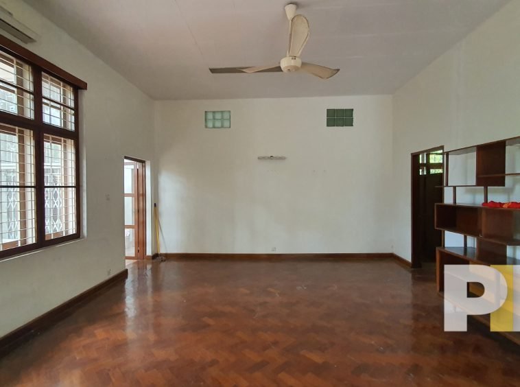 room with shelf - Rent in Yangon