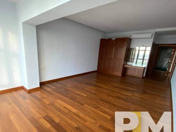 room with wardrobe - Condo for rent in Kamayut