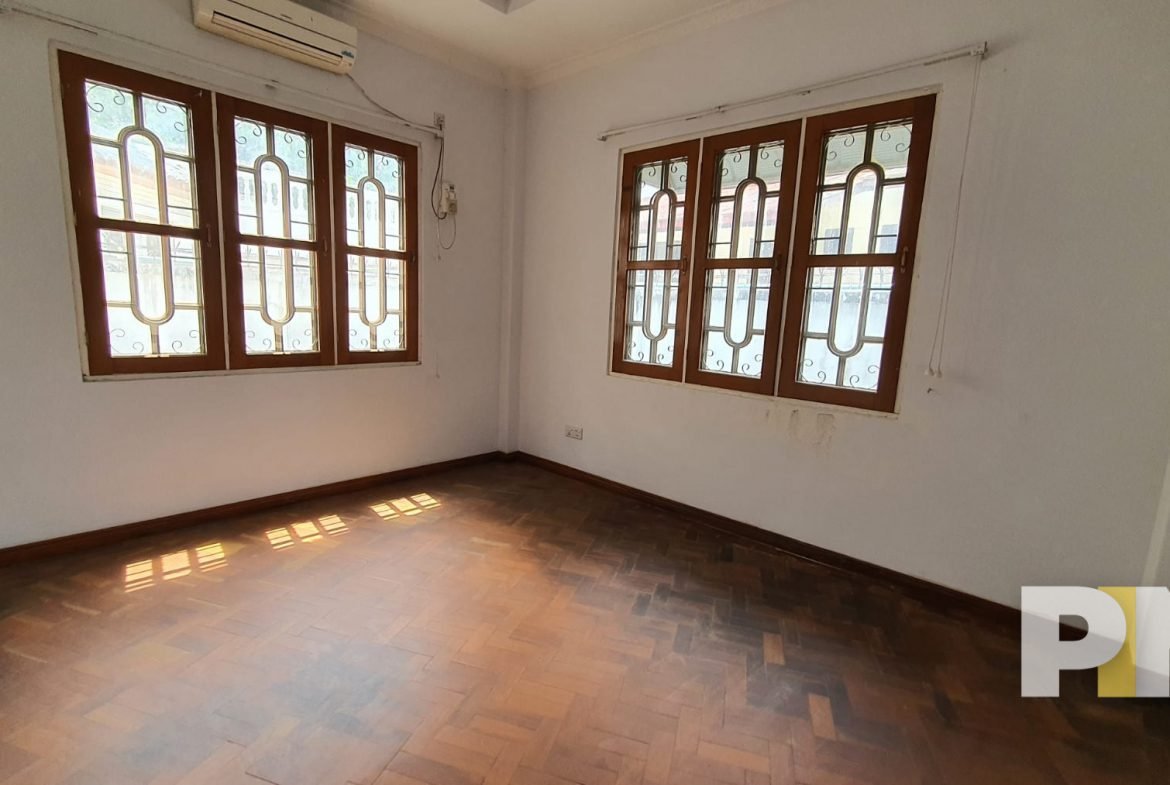 room with windows - Myanmar Property