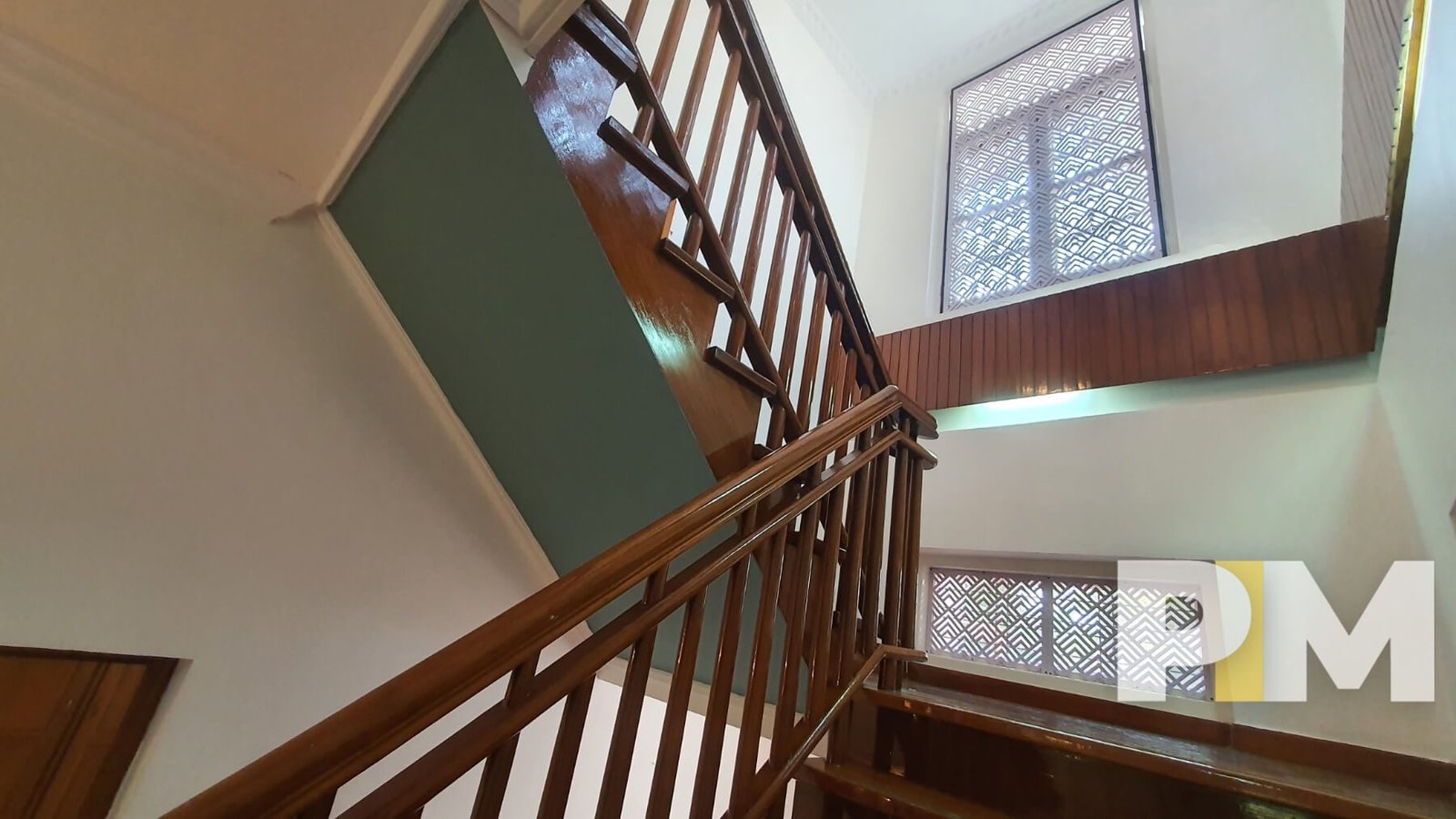 staircase - House for rent in Golden Valley