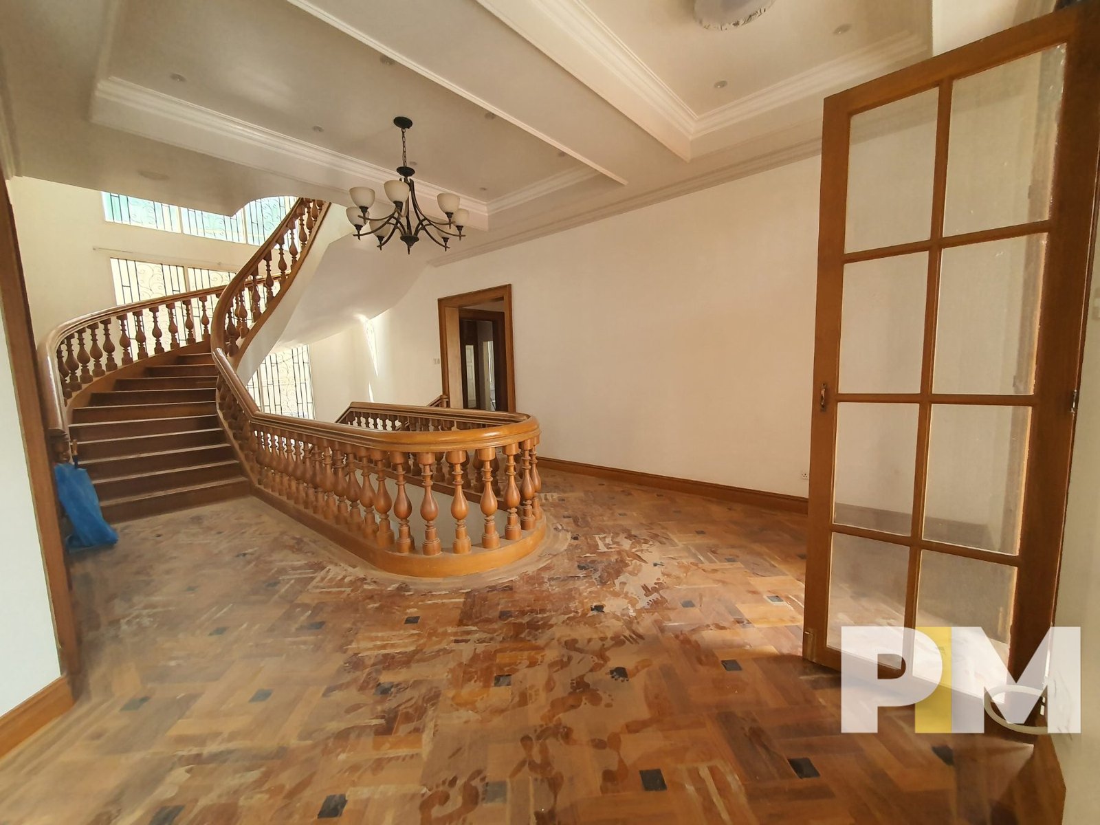 staircase - Real Estate in Yangon