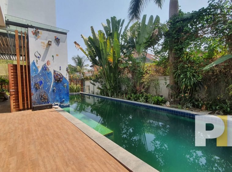swimming pool - House for rent in Bahan