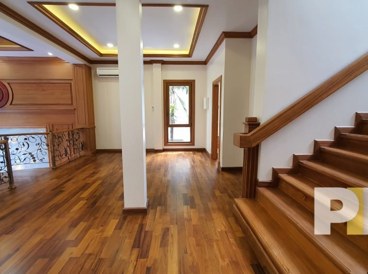 upstair landing with air conditioner - Yanogn Property