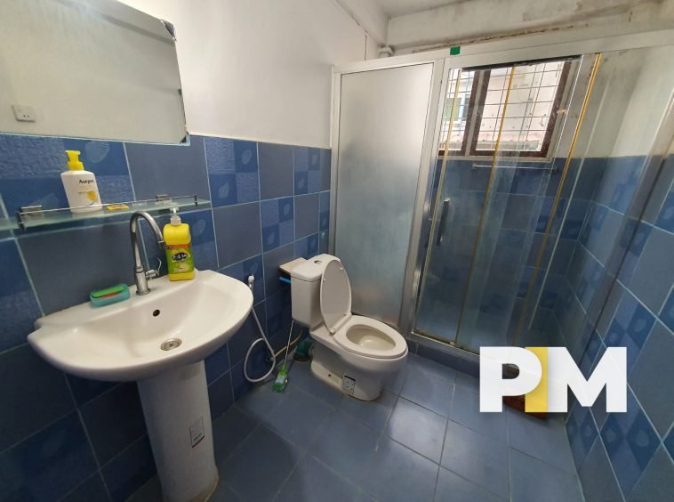 Bathroom wiht sink - Property in Yangon