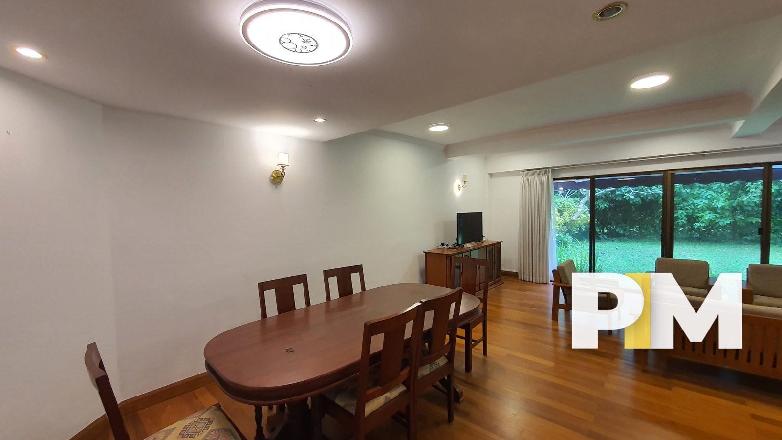 Dining room with table and chairs - Real Estate in Yangon