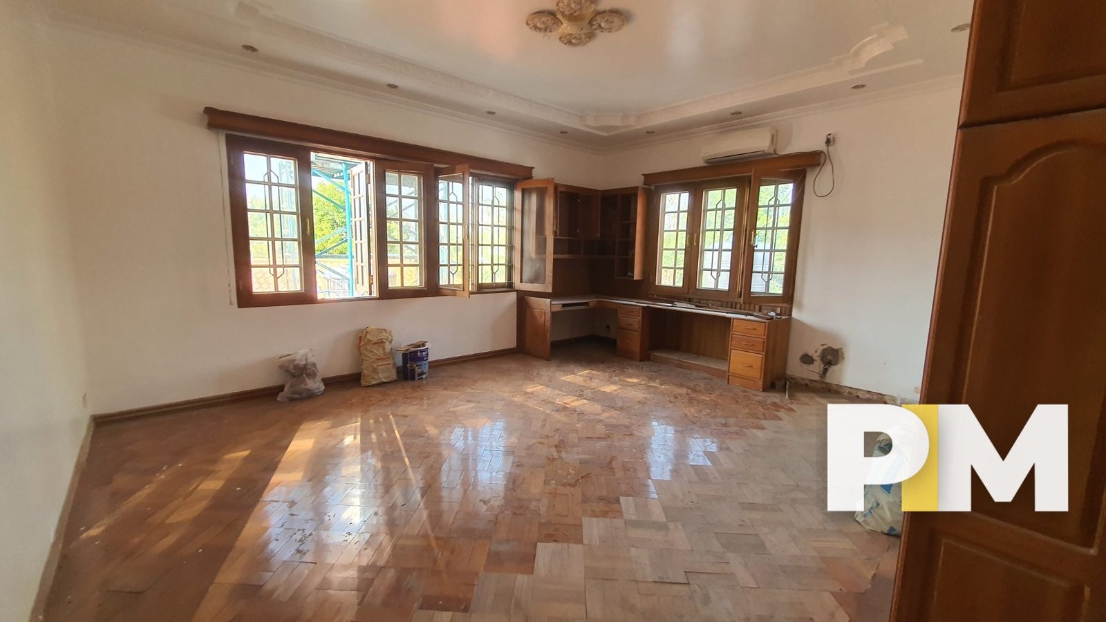 Rom with windows - Property in Myanmar