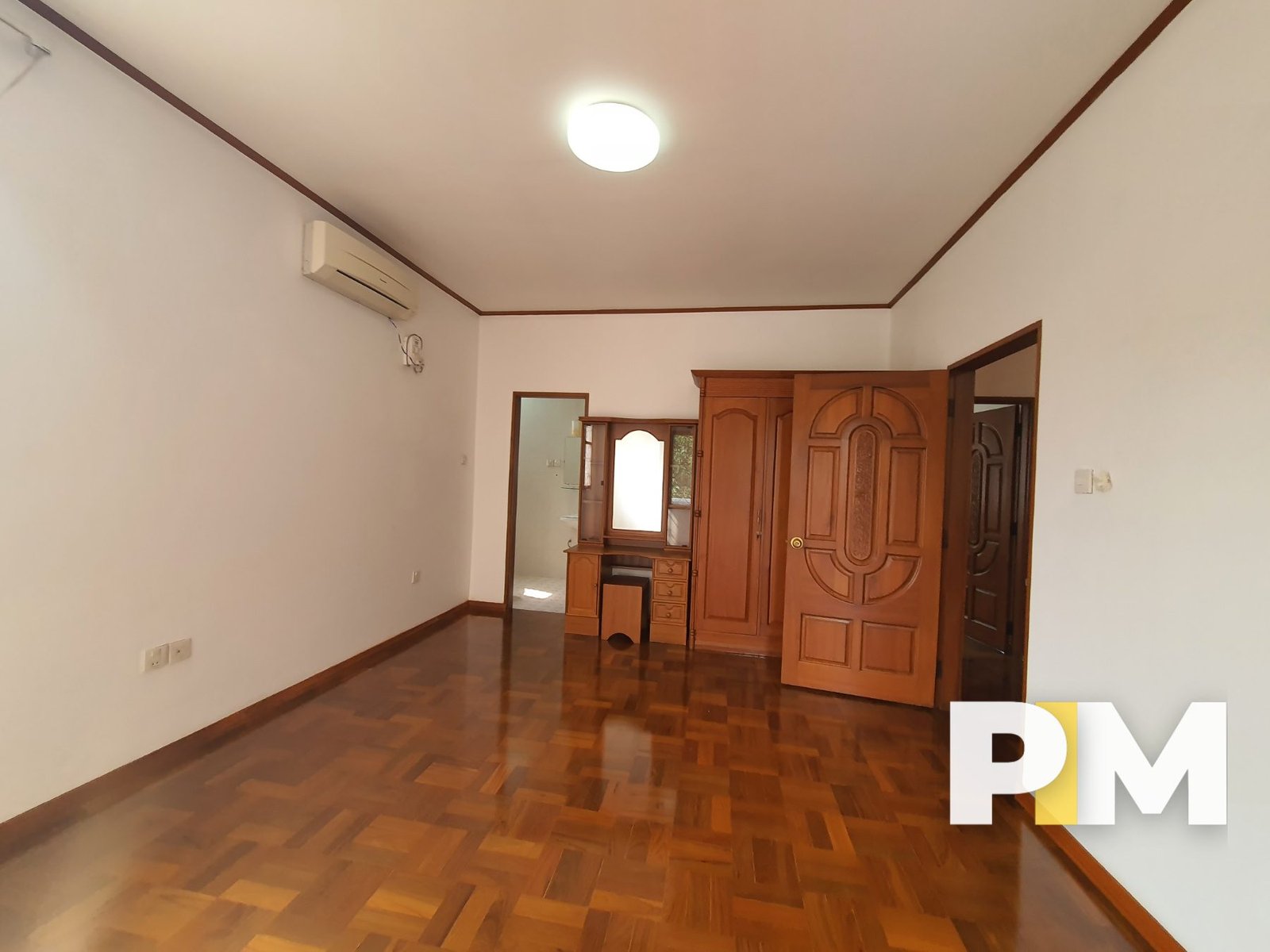 Room with natural light - Property in Yangon