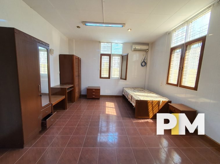 Room with wardrobe - Real Estate in Yangon