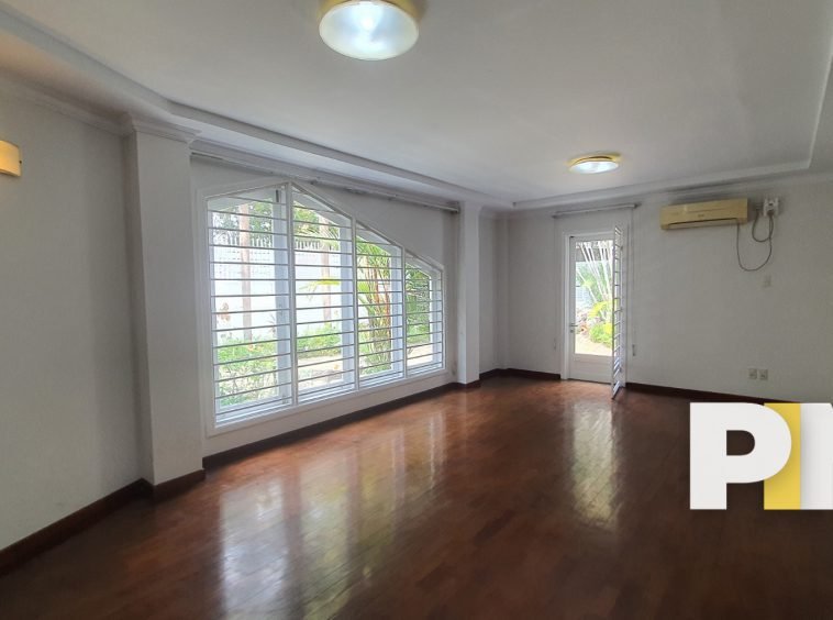 Room with windows - Property in Myanmar