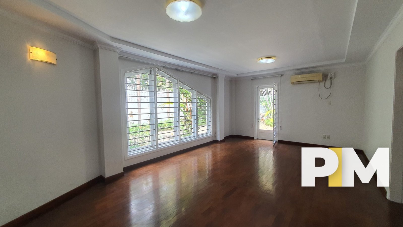 Room with windows - Property in Myanmar