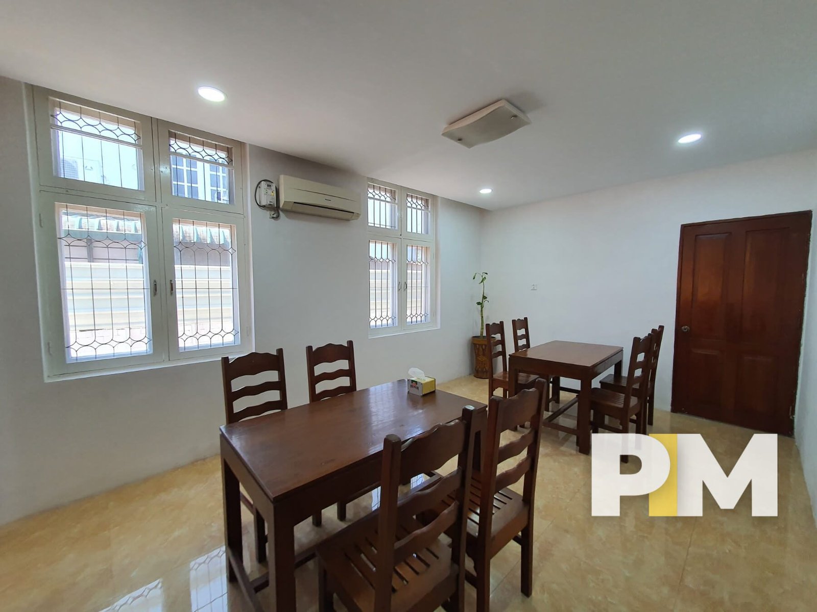 Dining table and chairs - Real Estate in Yangon