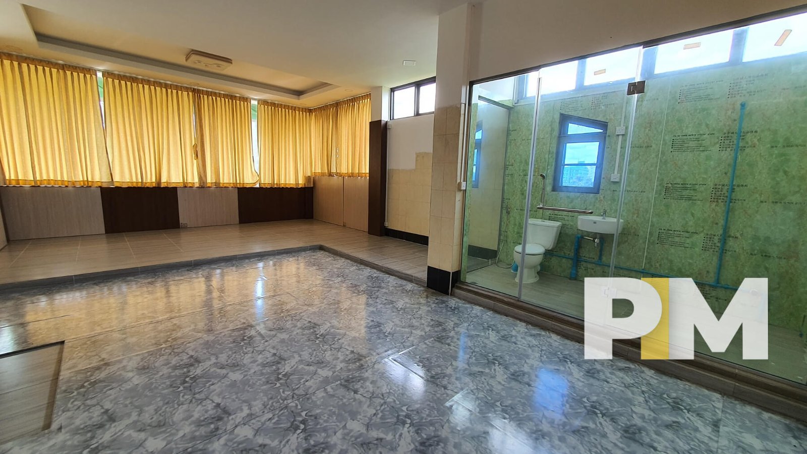 Room with tiolet - Yangon Real Estate (2)