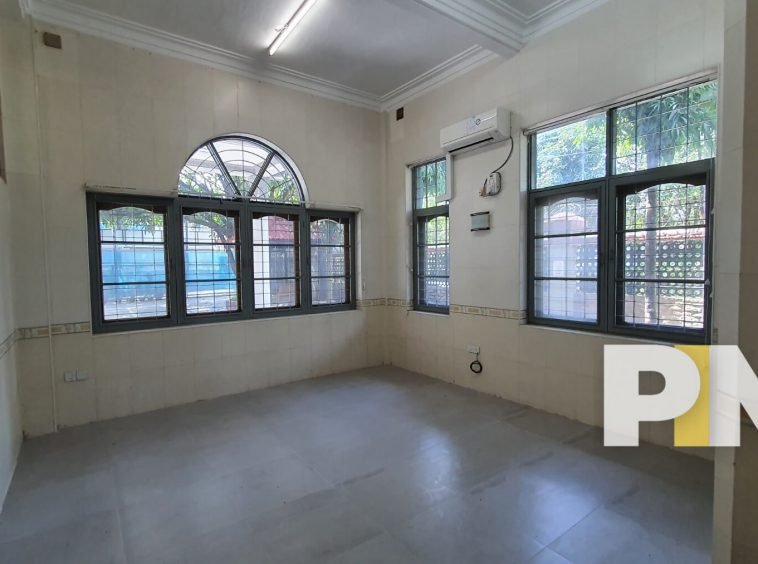 Room with windows - Myanmar Real Estate (2)