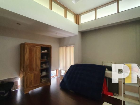 Room with wordrobe - Property in Yangon