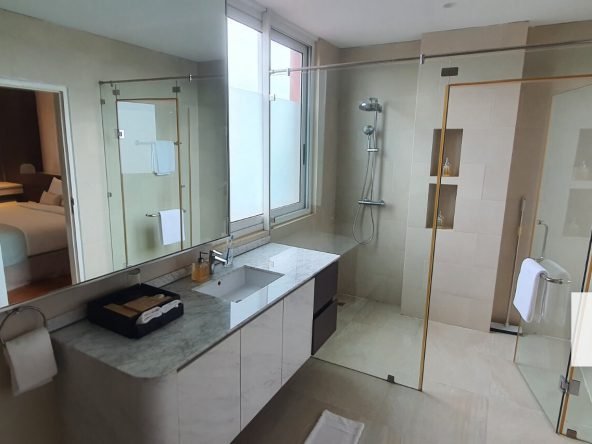 Shower room with sink - Yangon Real Estate