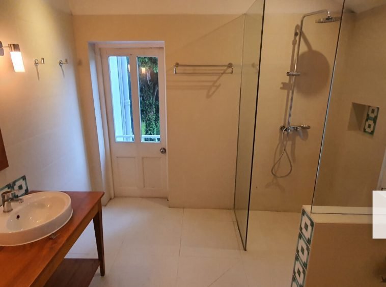 Shower room with sink - Yangon Real Estate (2)