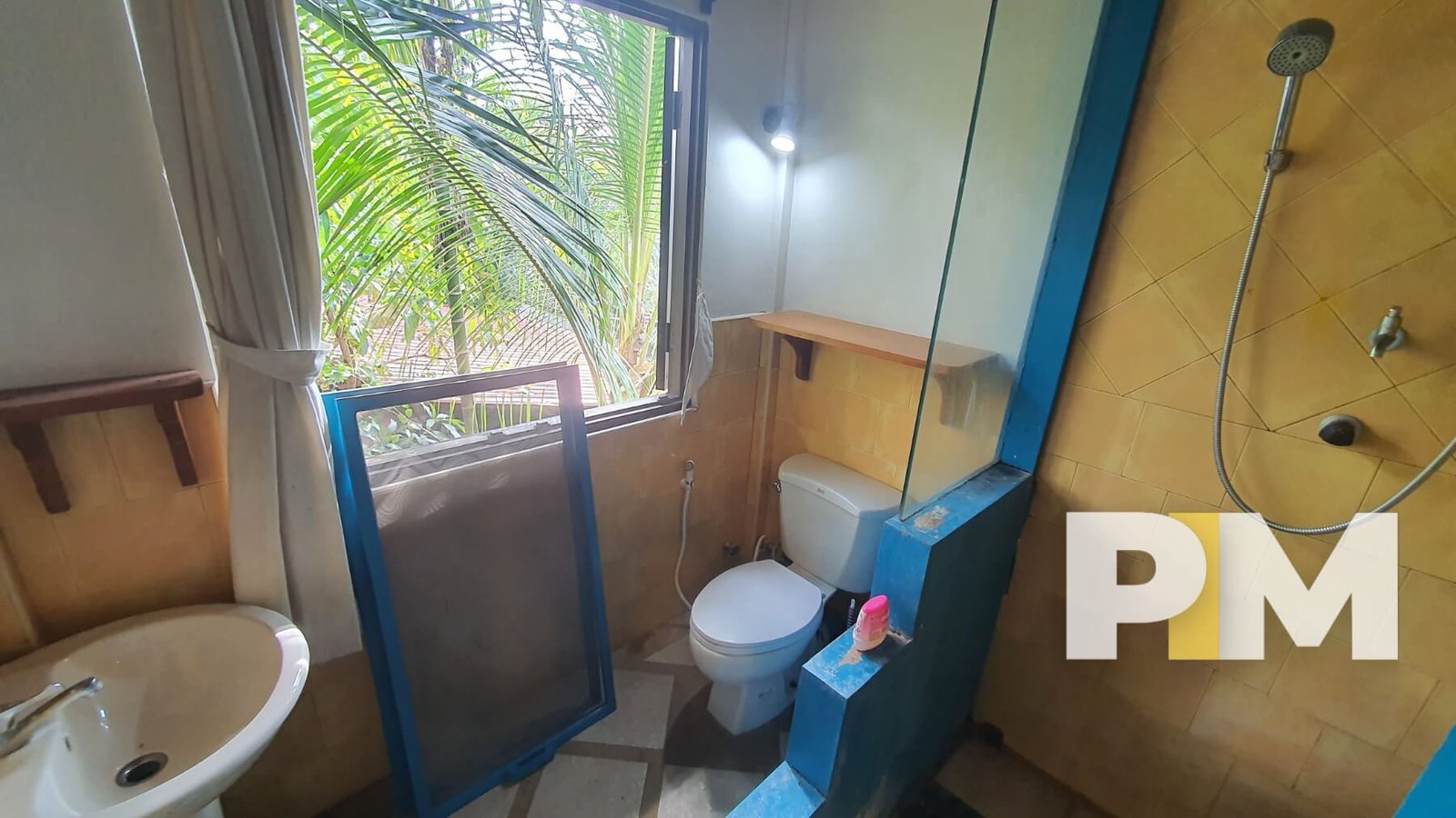 Tiolet room with sink - Real Estate in Yangon