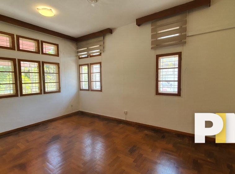 Room with windows - Real Estate in Yangon