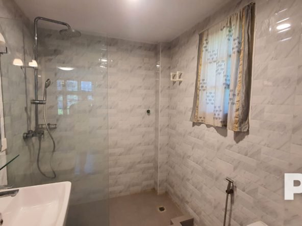 Shower room with sink - Yangon Real Estate
