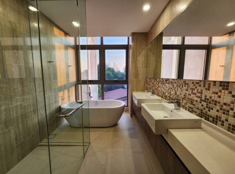 Bathroom with bath tub - Real Estate in Myanmar