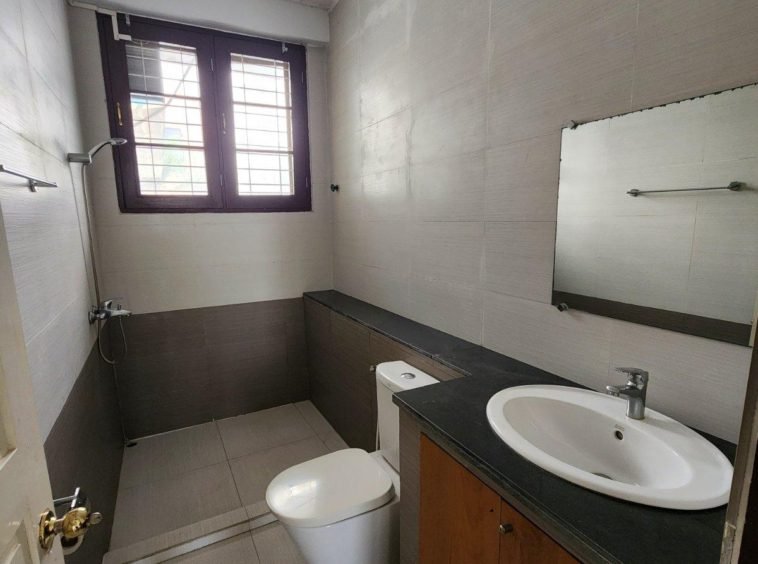 real estate in Yangon, bathroom