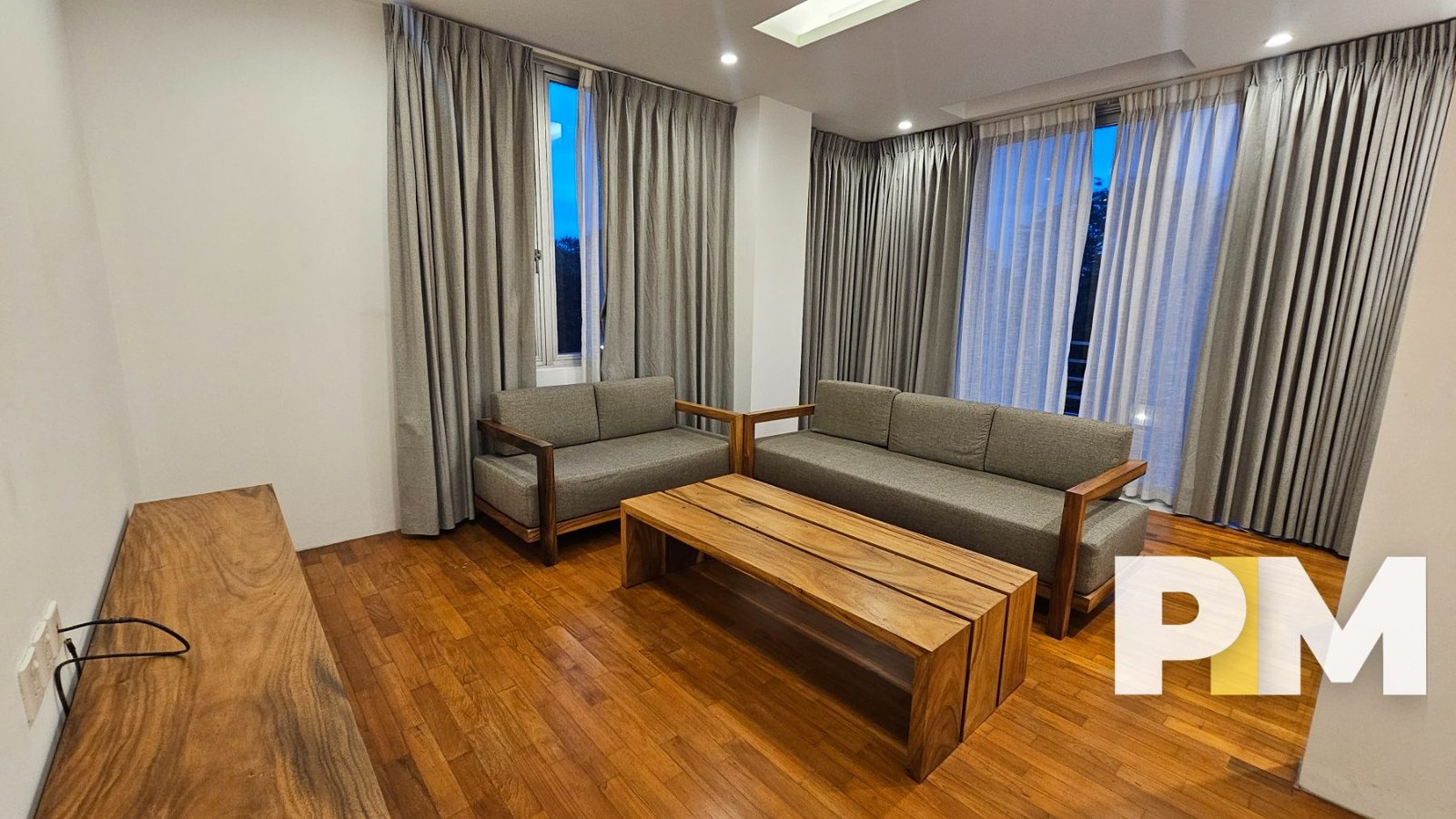 Property in Yangon (living room)