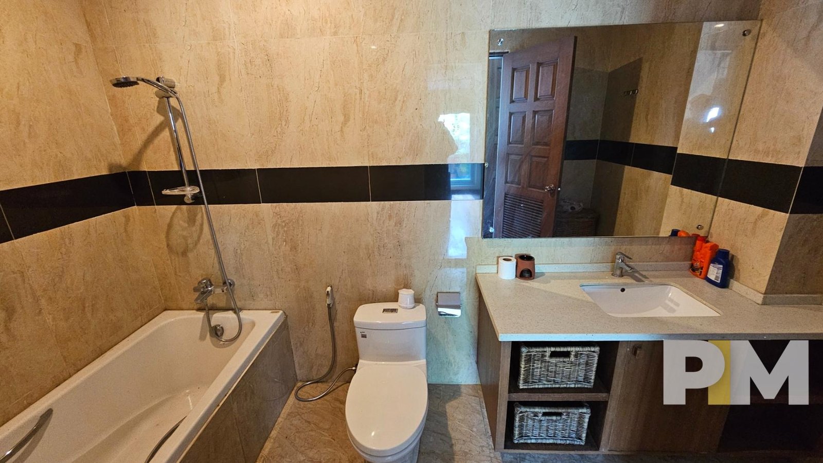 Real Estate in Mynmar (Bathroom)